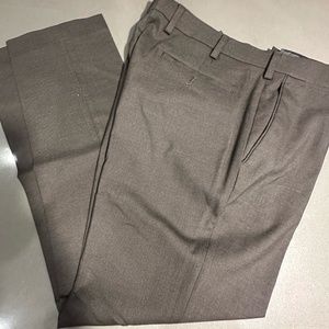Mens Dress Pants - 33W x 30L - Gray - Louis Raphael - Good Condition